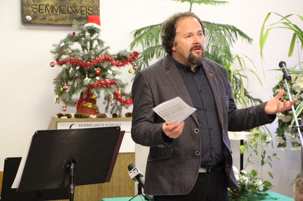 Karácsonyi ünnepség volt a kórházban (galéria)