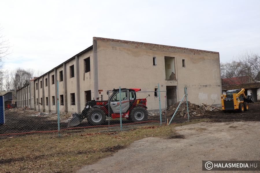 Felújítják az Erzsébet királyné téri bérlakásokat