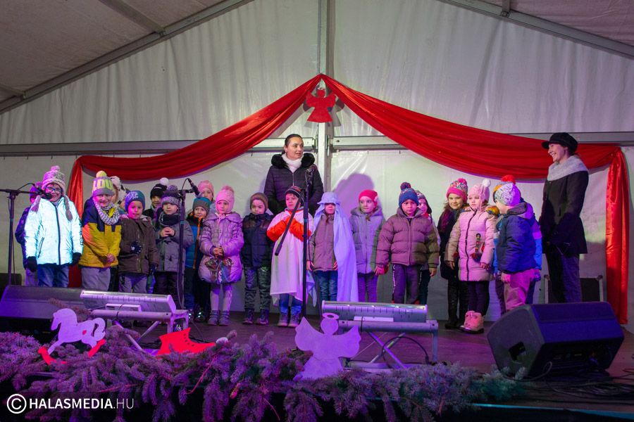 Ovisok az Adventi Főtér színpadán (galéria)