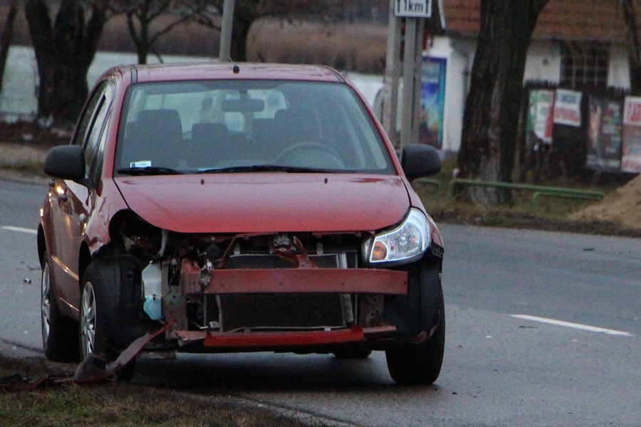 Suzuki és kamion ütközött a Sóstónál (galéria)