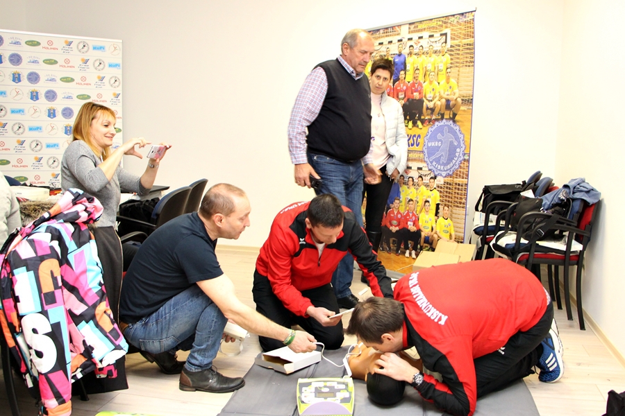 Az újraélesztésről tanultak az UKSC edzői (galéria)