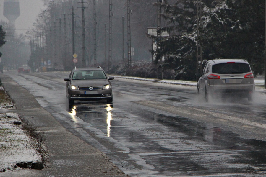 Óvatosan, nagyon csúsznak a járdák, utak!