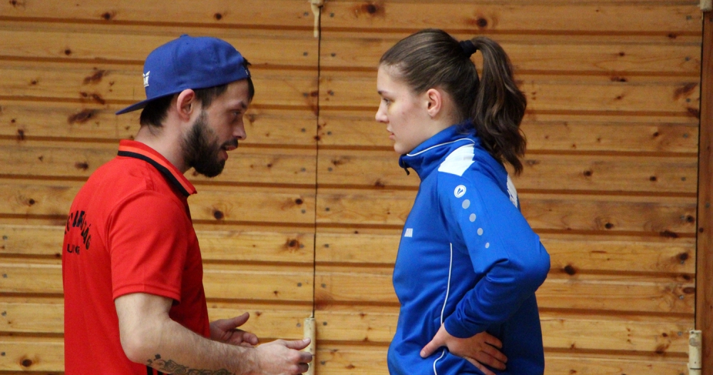 A világbajnokkal kezd Viki