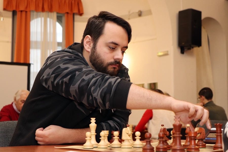 (►) Dominik jött, hozta a vándorserleget, sakkozott, majd újra hazavitte (galéria)