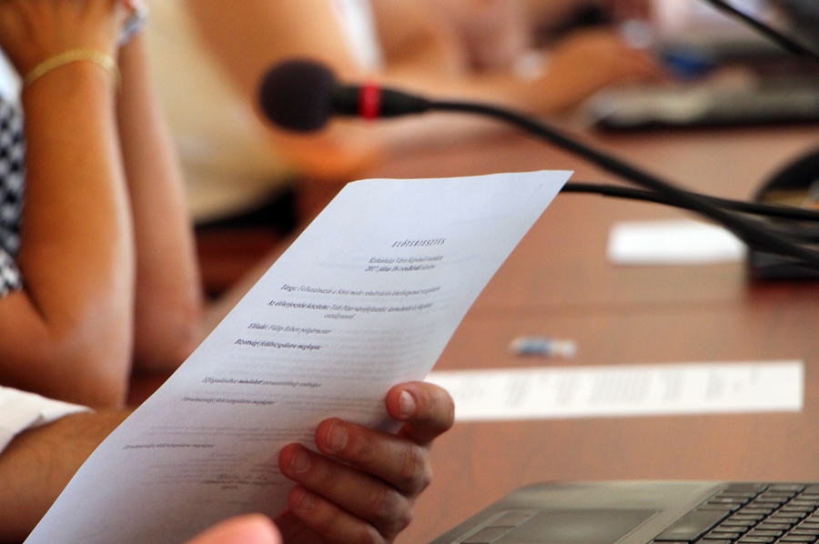 Rövid rendkívüli, fontos döntések