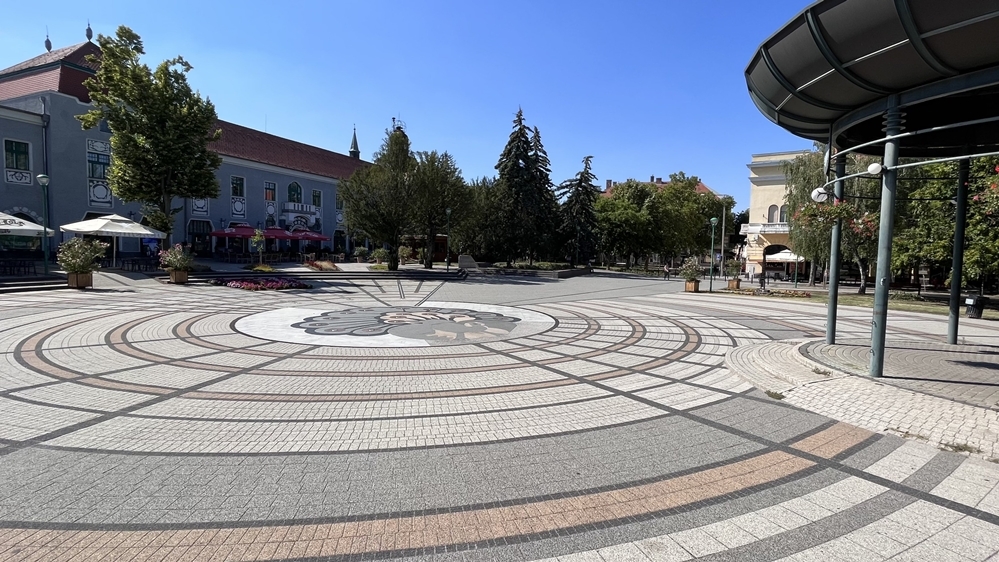 Szabadtéri filmvetítés lesz Kiskunhalas főterén