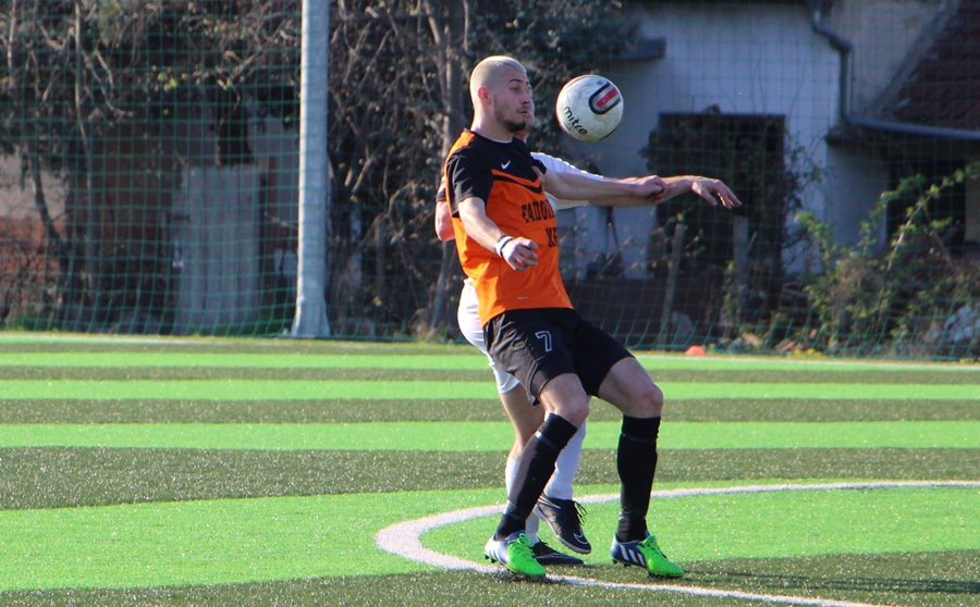 Hármat rúgott a KFC Zsombón