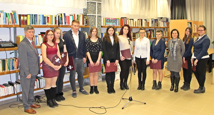 Itt van szép karácsony