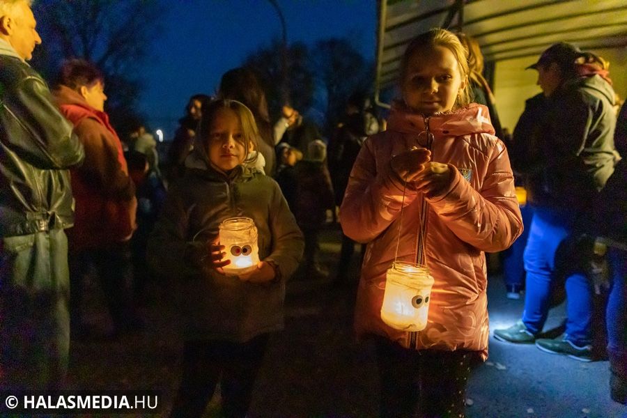 Márton napi felvonulás a Fazekas-iskolában (galéria)