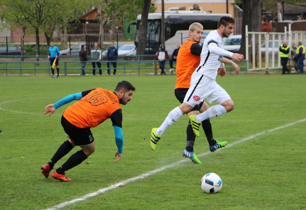 Aszfaltbetyárkodás