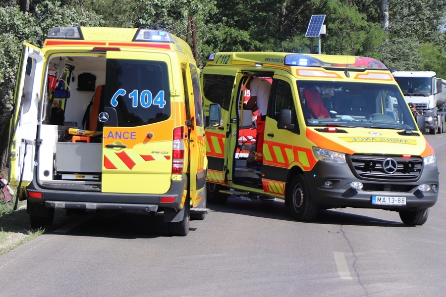 Teljes útzár az 53-as főúton: halálos balesethez riasztották a halasi tűzoltókat