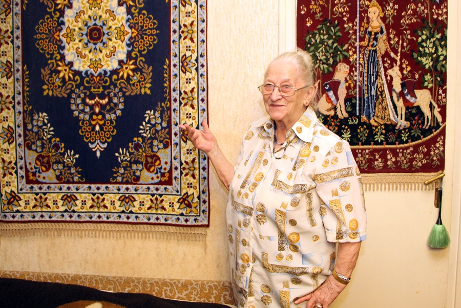 Edit néni különleges faliképei