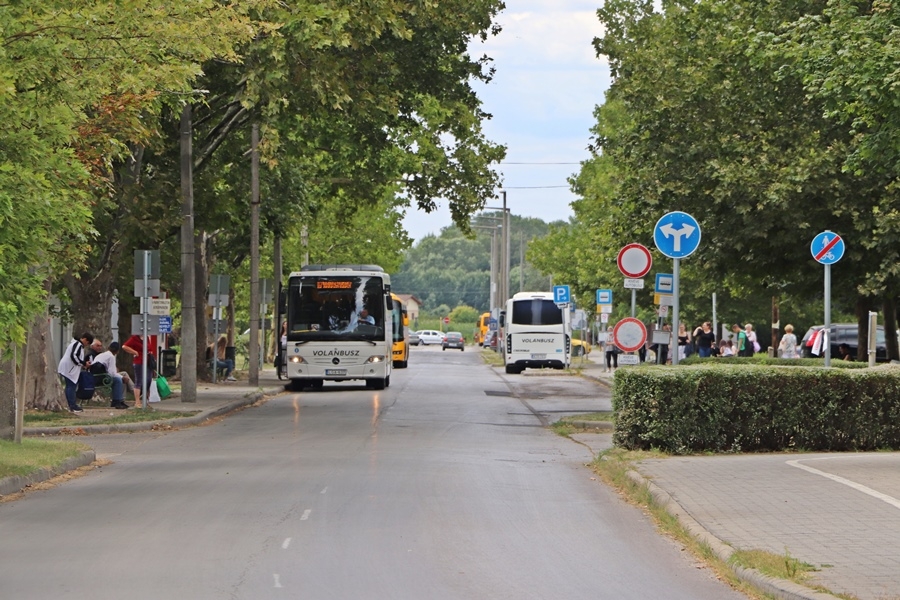 Új forgalmi rend lép életbe a Semmelweis téren