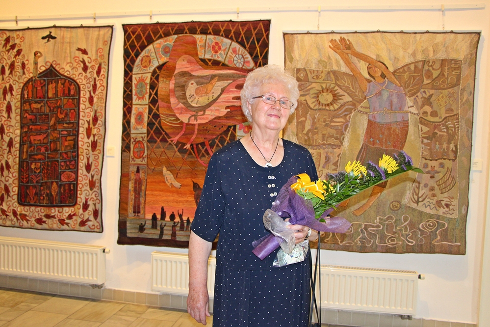 Álmok hímzett szövete