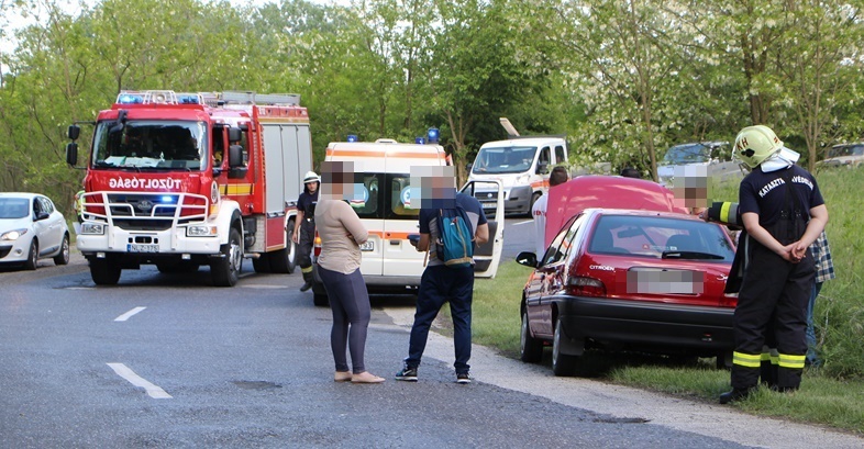Oldalára borult a  Citroën