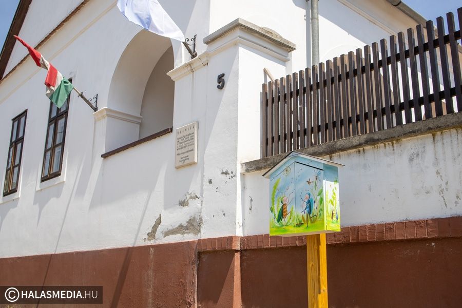 Új helyükre kerültek a meseházikók