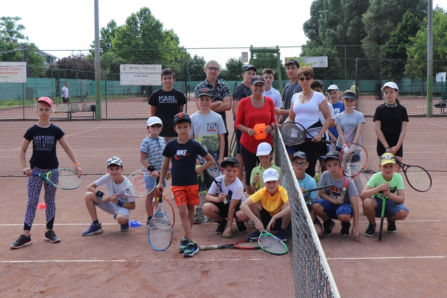 Tenisztábor Halason sok fonákkal és tenyeressel