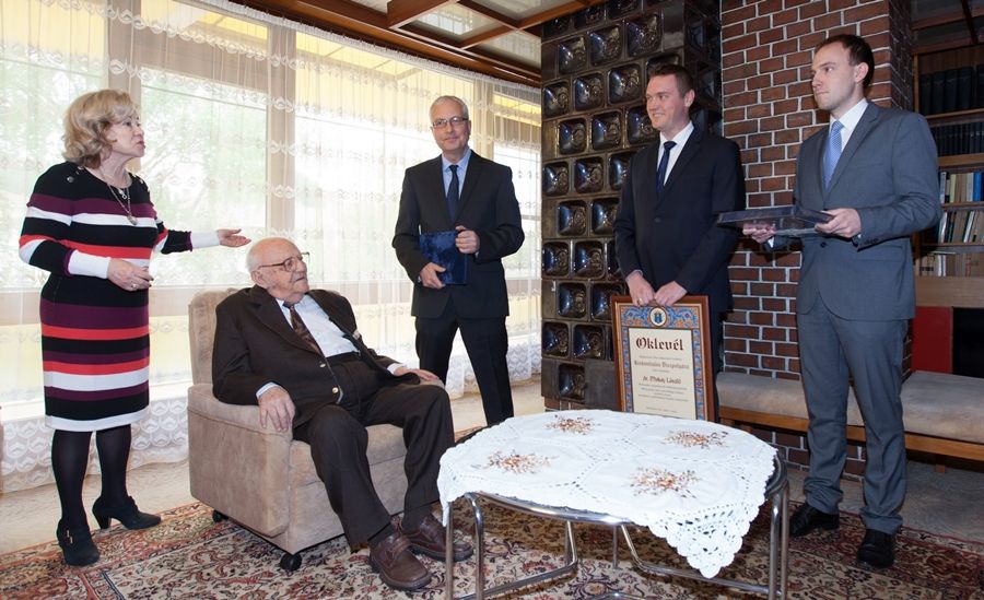 (►) Város Napja, ünnepi díszülés