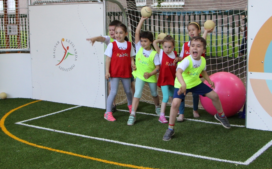 Felavatták a Bóbita óvoda sportpályáját