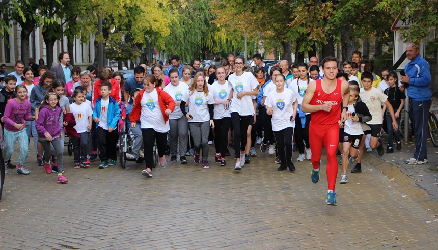 1517 métert futottak (galériával)