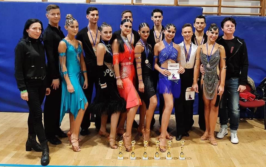 Stúdiós aranyeső a területi bajnokságokon