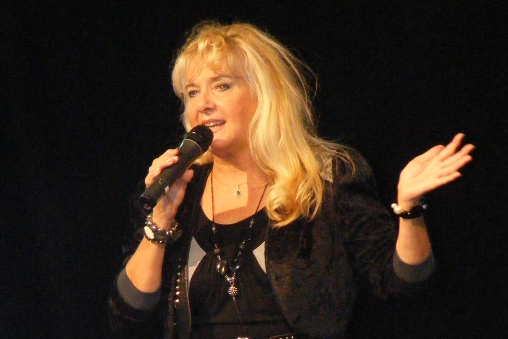 (►) Ünnepváró Beával