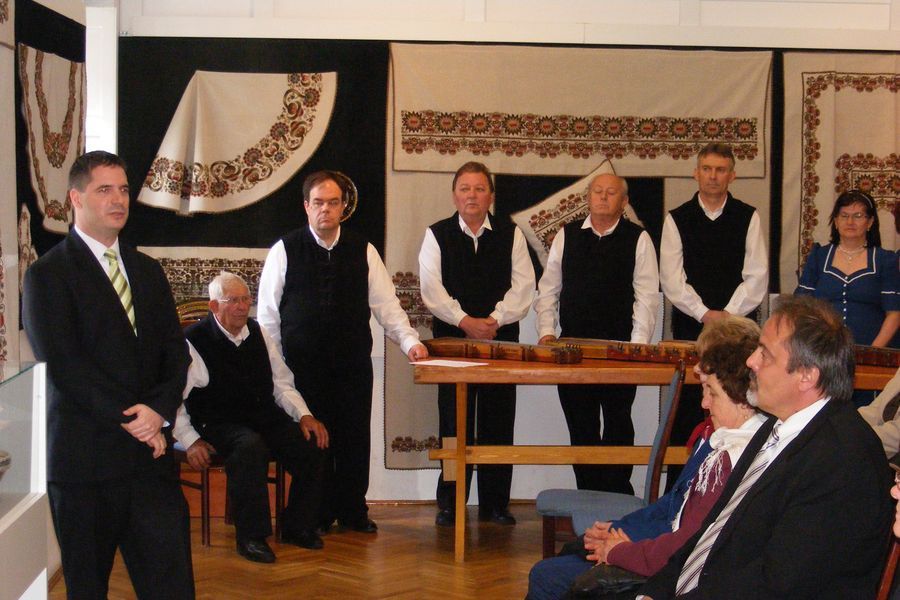 Szőrhímzés és fazekasság