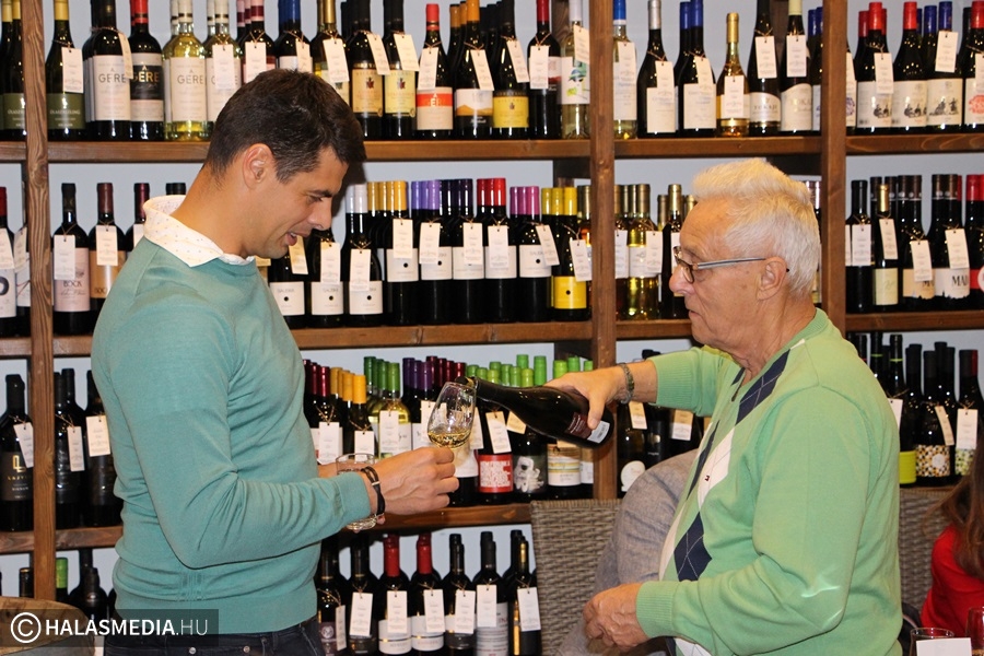 Laposa Bence a Halasi Borklubban