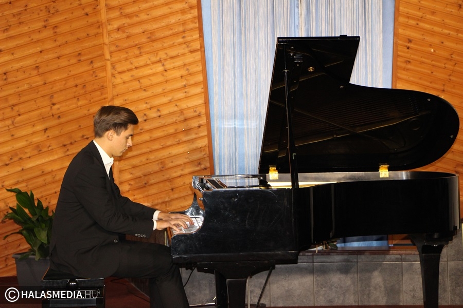 Az első Lámpaláz (galériával)