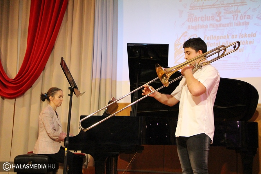 Lámpaláz tavaszköszöntéssel