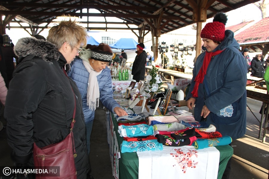 Magyarok vására aranyvasárnapon