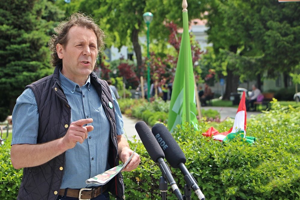 Az emberekért és a jövőért politizálunk