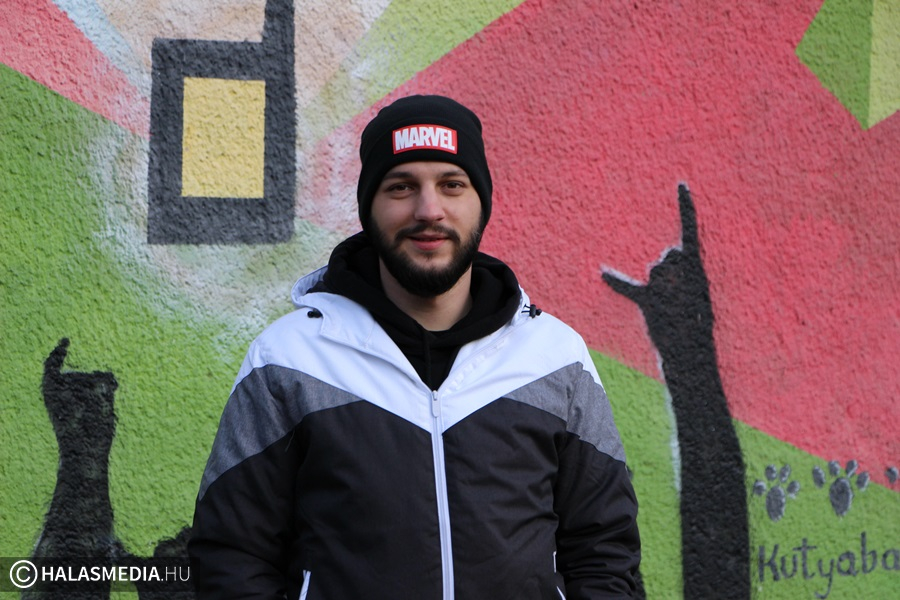 (►) Üres szövegvideóval