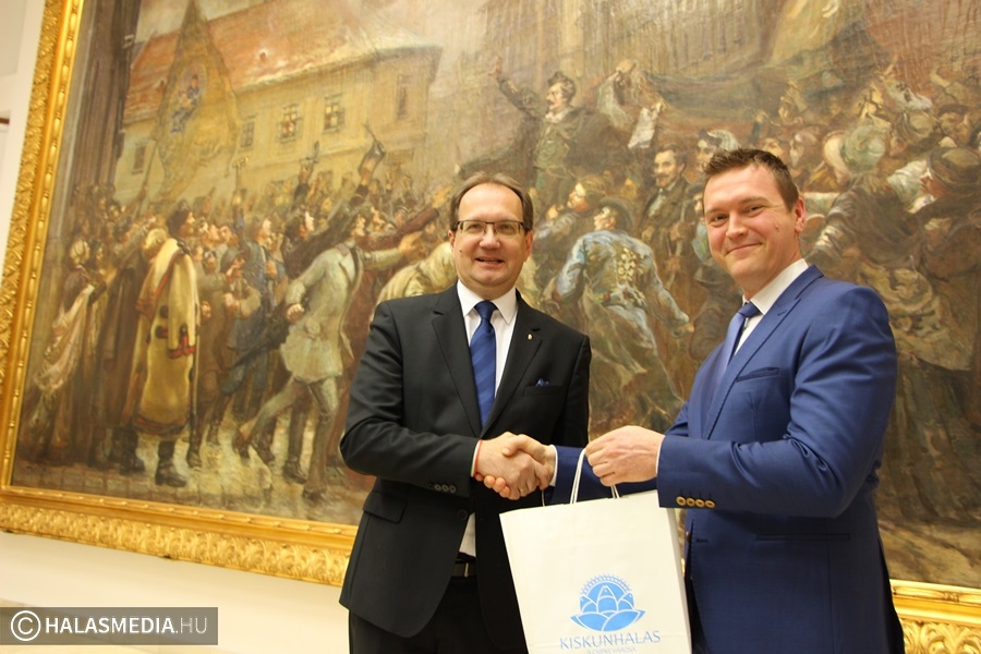 Petőfi 200 – Talpra magyar!