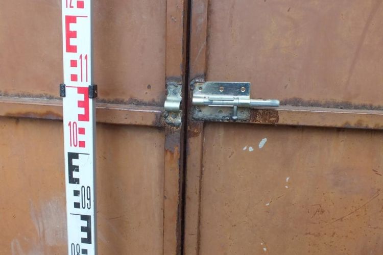 Dani a rokonát is meglopta