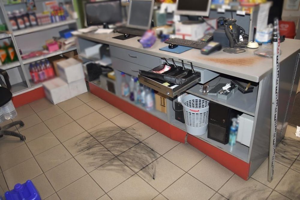 Egymilliót zsákmányolt a dohányboltból Roland