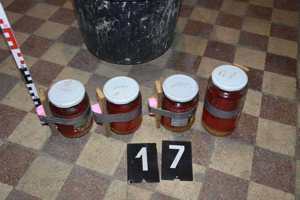 (►) Molotov-koktél és kábítószer is volt a fejszés mélykúti támadónál