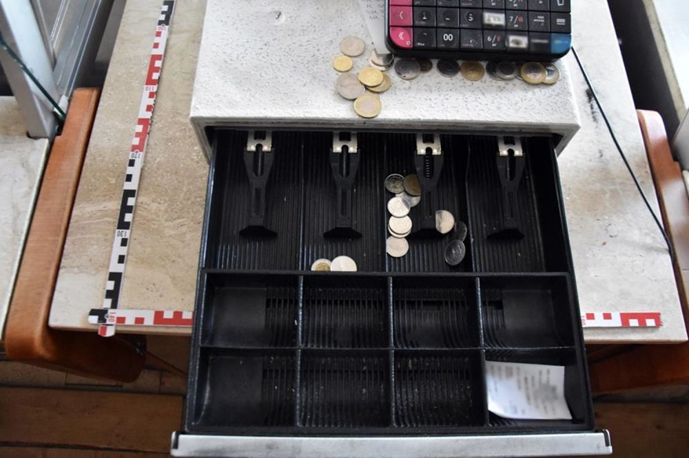 Betört és a tejpultban bújkált a fiatal tolvaj