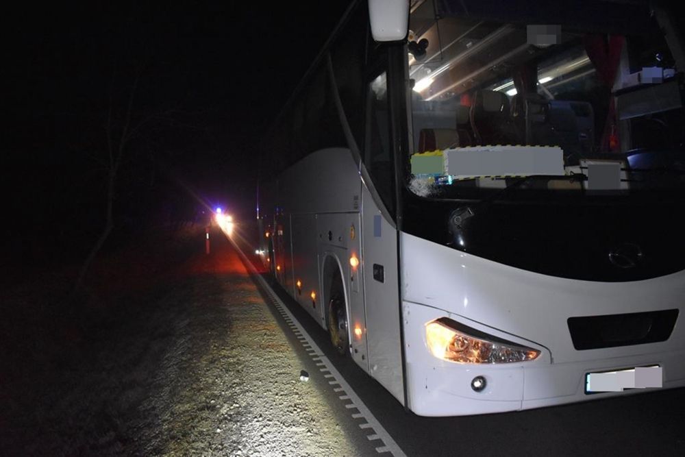 Belehalt sérüléseibe az elgázolt gyalogos az 53-as főúton