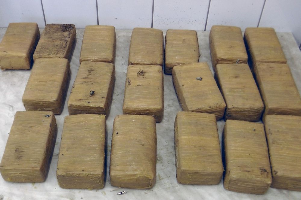 160 milliós heroinfogás Tompán