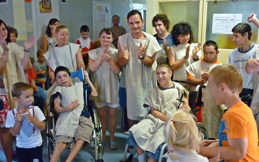 Noé és bárkája – gyógyító báb