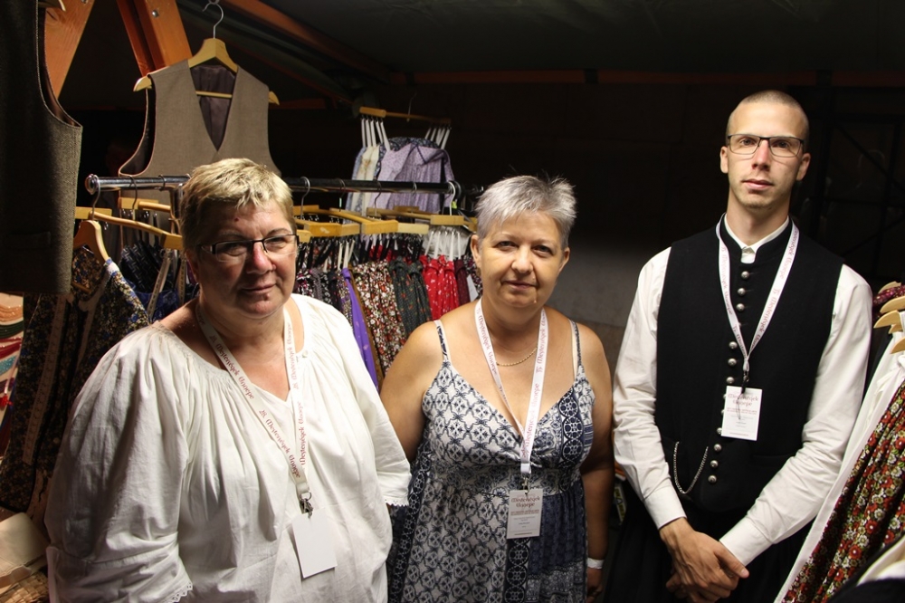 Hagyományaink, szokásaink és népviseleteink