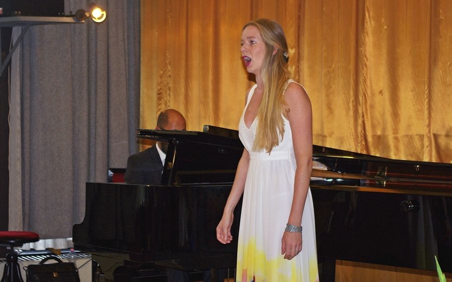 (►) Rendhagyó kurzus Halason