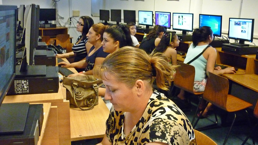 Informatikából vizsgáztak a szociális segítők