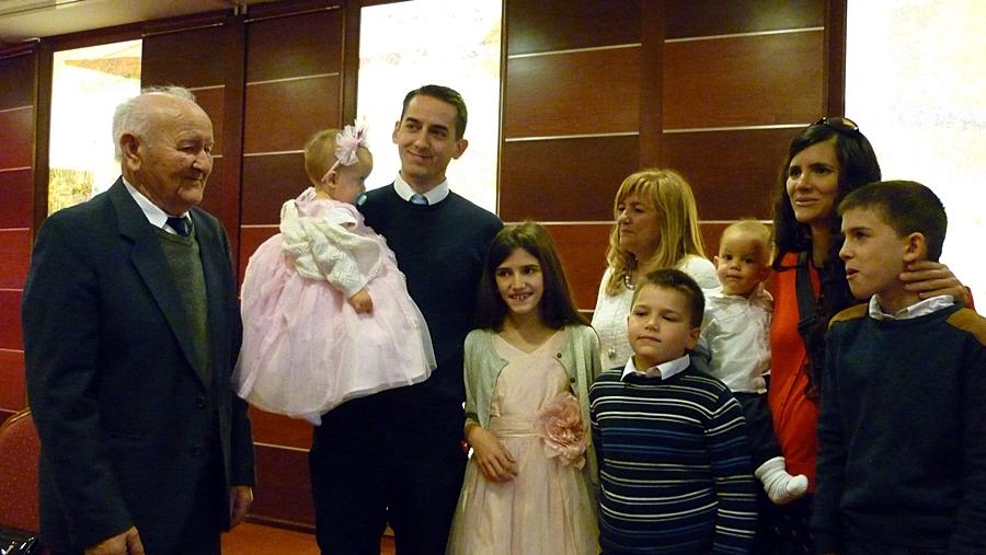 Kilenc dolgos évtized