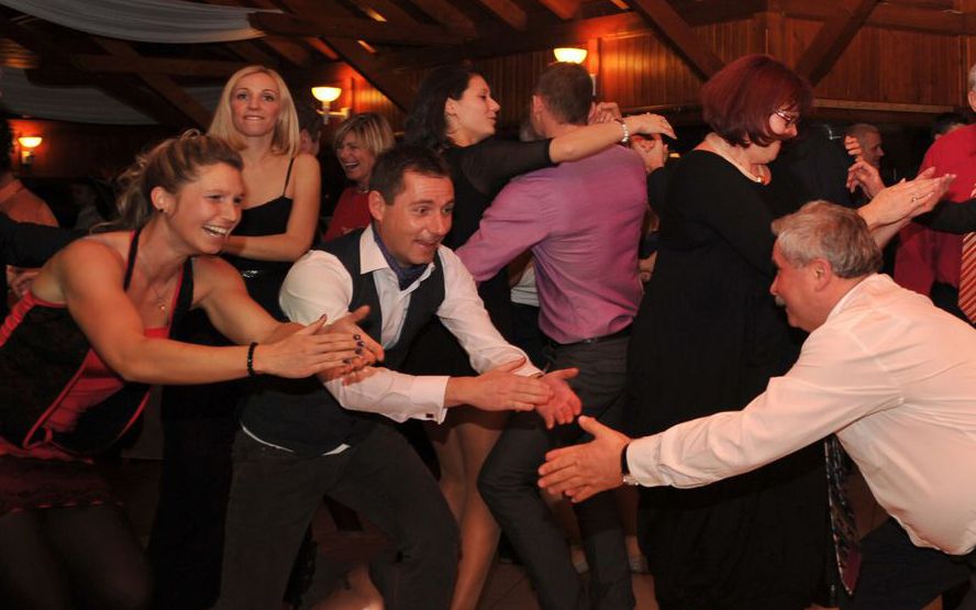 Hamarosan lovas bál elismerésekkel