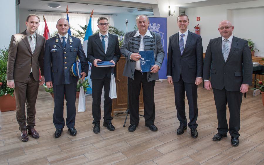 Halasiak megyei elismerése