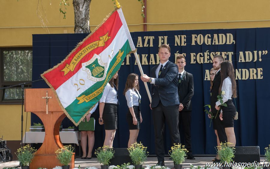 (►) Elballagtak a tekós diákok (galéria)