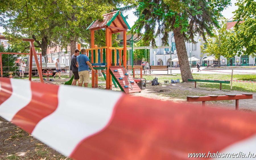 Bővítik a központi játszóteret