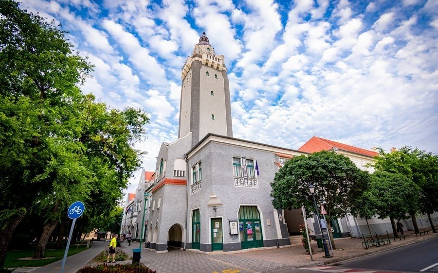 Technikai okok miatt zárva tart a Városháza